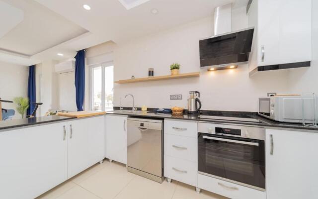 Comfortable Home Near Beach w Balcony in Antalya