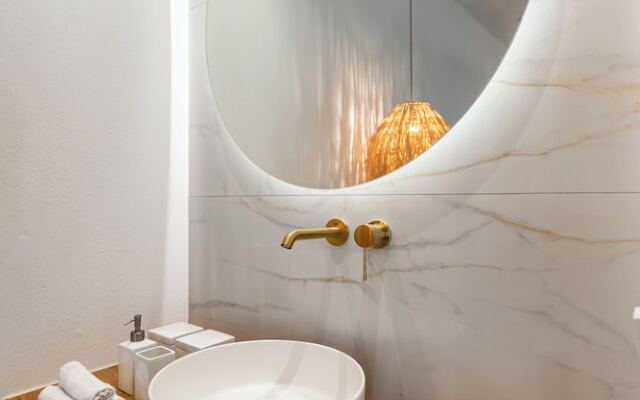 V Luxury Apartments Naxos