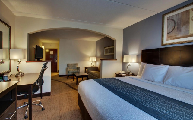 Greenfield Inn & Suites Owensboro, KY Airport