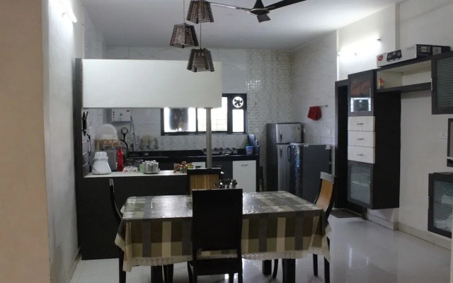 Sparrow House Service Apartment