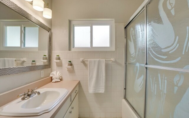 Luxe Waterfront Oasis w/ Dock - Direct Lake Access