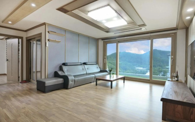Geoje Noelbada Pension