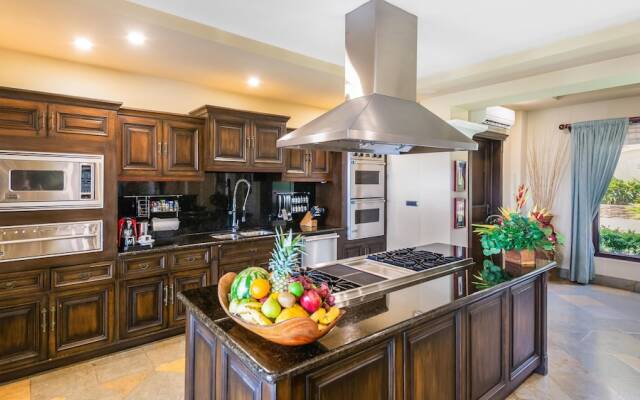 Stunning beachfront Flamingo mansion with incomparable ocean setting