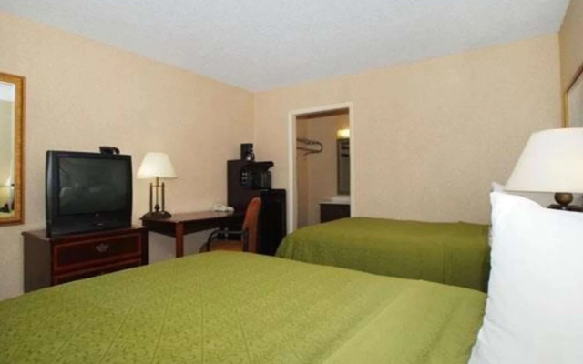 Rodeway Inn Conference Center