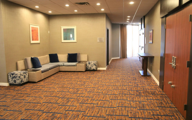 Courtyard by Marriott Waterbury Downtown