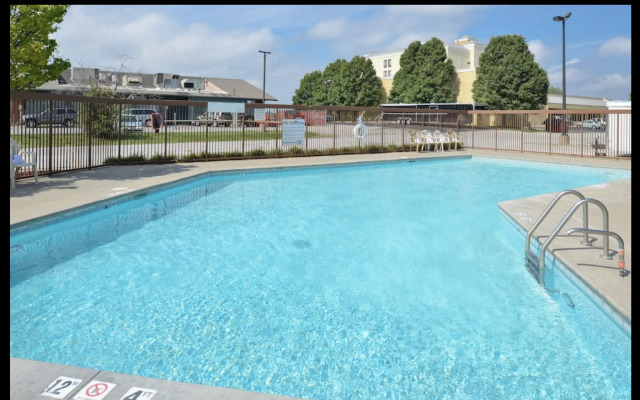 New Victorian Inn & Suites Omaha