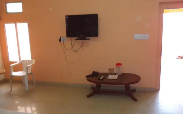 Hotel Classic 7 by OYO Rooms