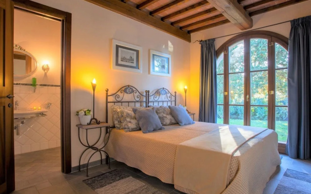 Lavish Peccioli Villa