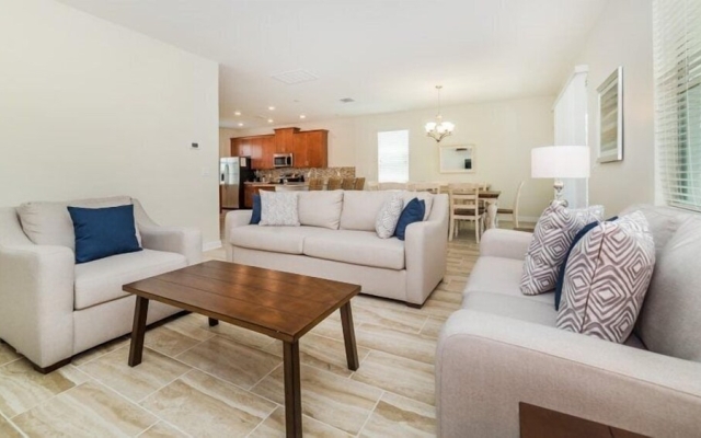 5BR Pool Home In ChampionsGate