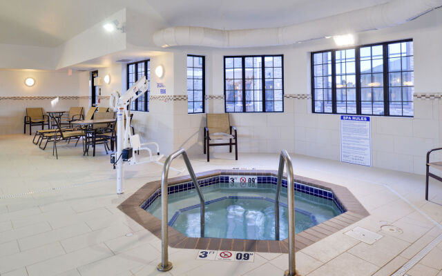 Staybridge Suites Rochester - Commerce Dr NW by IHG