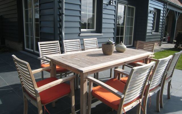 Spacious Villa near Sea in Sluis