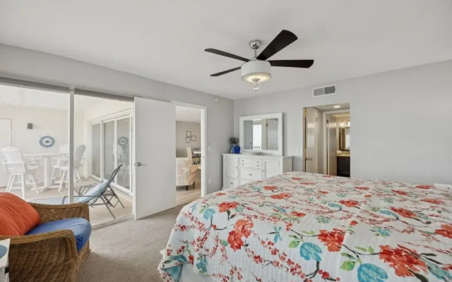Beach Cottage Look Condo, Ocean View from Spacious Balcony by RedAwning