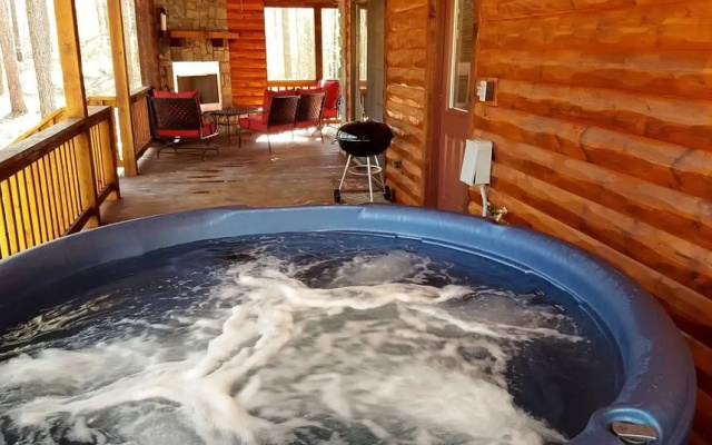 Ace in the Hole Cabin in the Wood With Hot Tub and Fireplace by Redawning