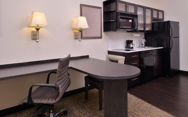 Candlewood Suites Terre Haute, an IHG Hotel