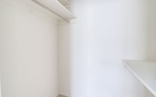 Prime Location Apartment at Crystal City