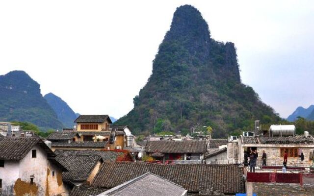 Yijia Denghuo Lakeside Boutique Hotel