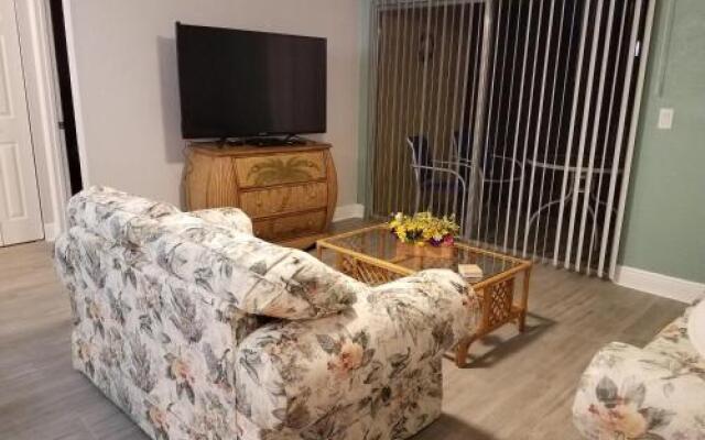 2BR/1BA Vacation Rental - Sienna Park