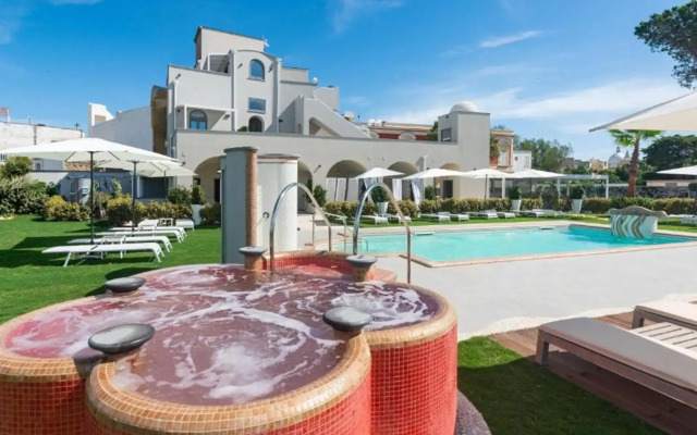 Insula Boutique Hotel