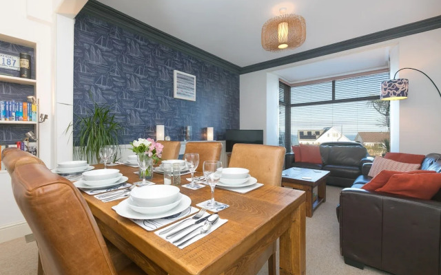 Oystercatcher House
