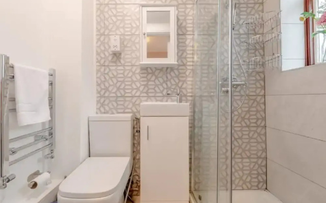 Central 3 Bedroom House With Garden