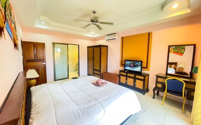 Madee Villa - Pattaya Holiday House Walking Street