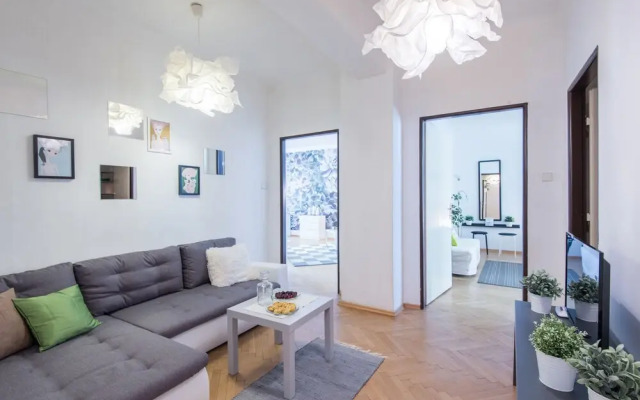 Lodecka apartment