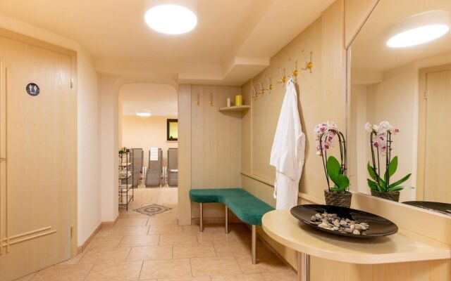 Apartment in Langenfeld With Recreation Room