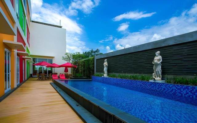 Front One Hotel Purwodadi
