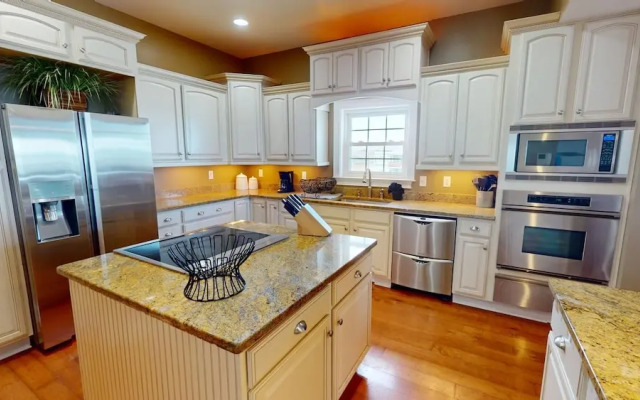 1801-b Strand Avenue