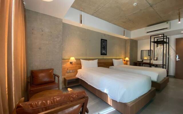 CHECK inn Phnom Penh Royal Palace
