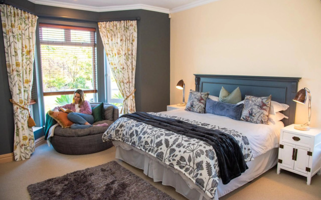 Pezula Magic Retreat - 4 Bedroom Lagoon View Home