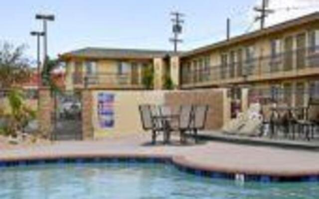 Studio 6 Mojave, CA - Airport