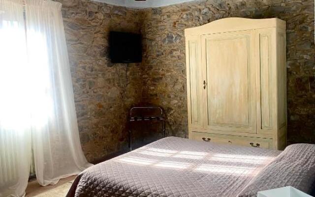 Room in B&B - Alessio Room Overlooking the Vineyards of Tuscany