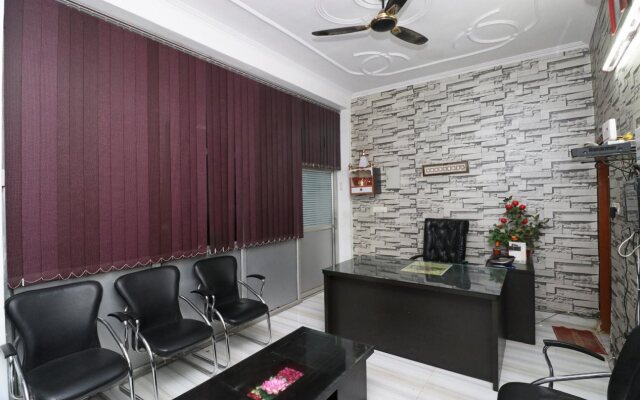 Oyo 18395 Star Palace