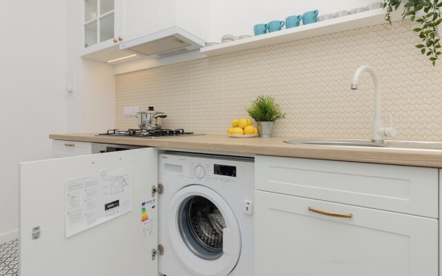 Art Deco Apartment Warsaw by Renters