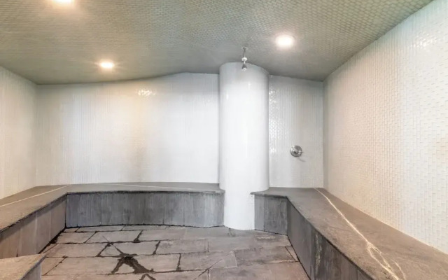 Turquoise Place 1807 D