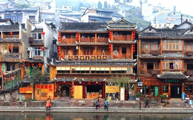 Yijian River View Guesthouse