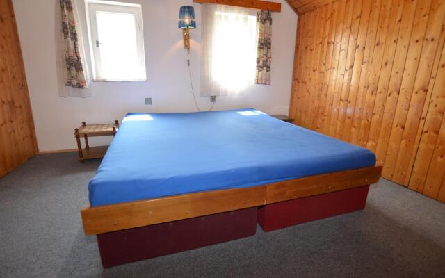 Holiday Home In Orasice- Počedělice With Garden