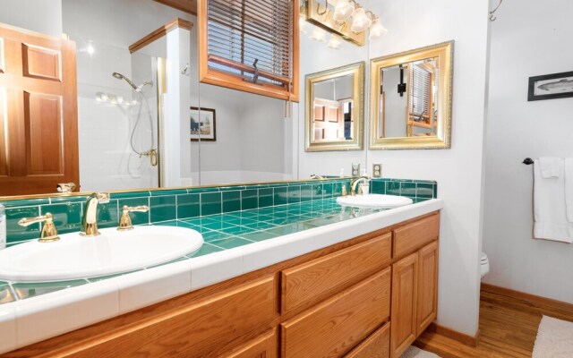 009 - Eden on the Lake