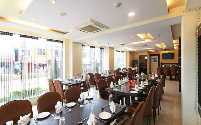 OYO 7054 Hotel Amabalika