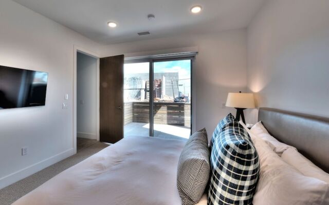 Apex 501 - 3 Br Condo