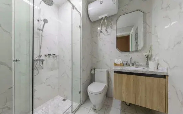 Mr. Robb Hotel (Chongqing West Railway Station)