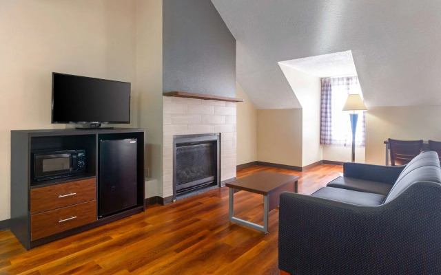 Econo Lodge Inn & Suites Gatlinburg at the Convention Center