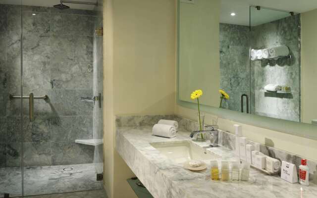 HS HOTSSON Hotel Silao