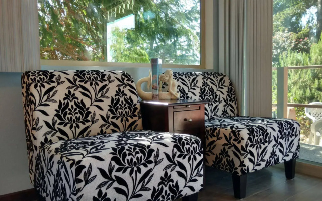 GreenHouse Inn by the Bay