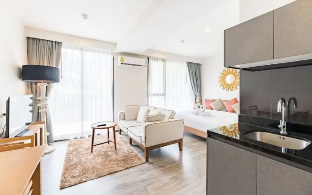 The Deck Condo Patong By Vip
