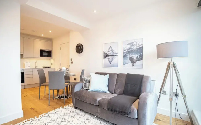 Charming One Bedroom Flats on Stoke Rd