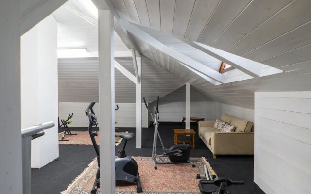 Paul's American Mansion- Volos suburb