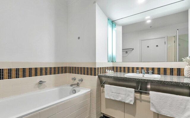 QV Lovely Sunny 1-bedroom in CBD 1025