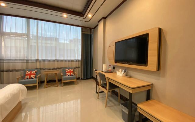 Jun Hotel Guangxi Hechi Dahua County National Square